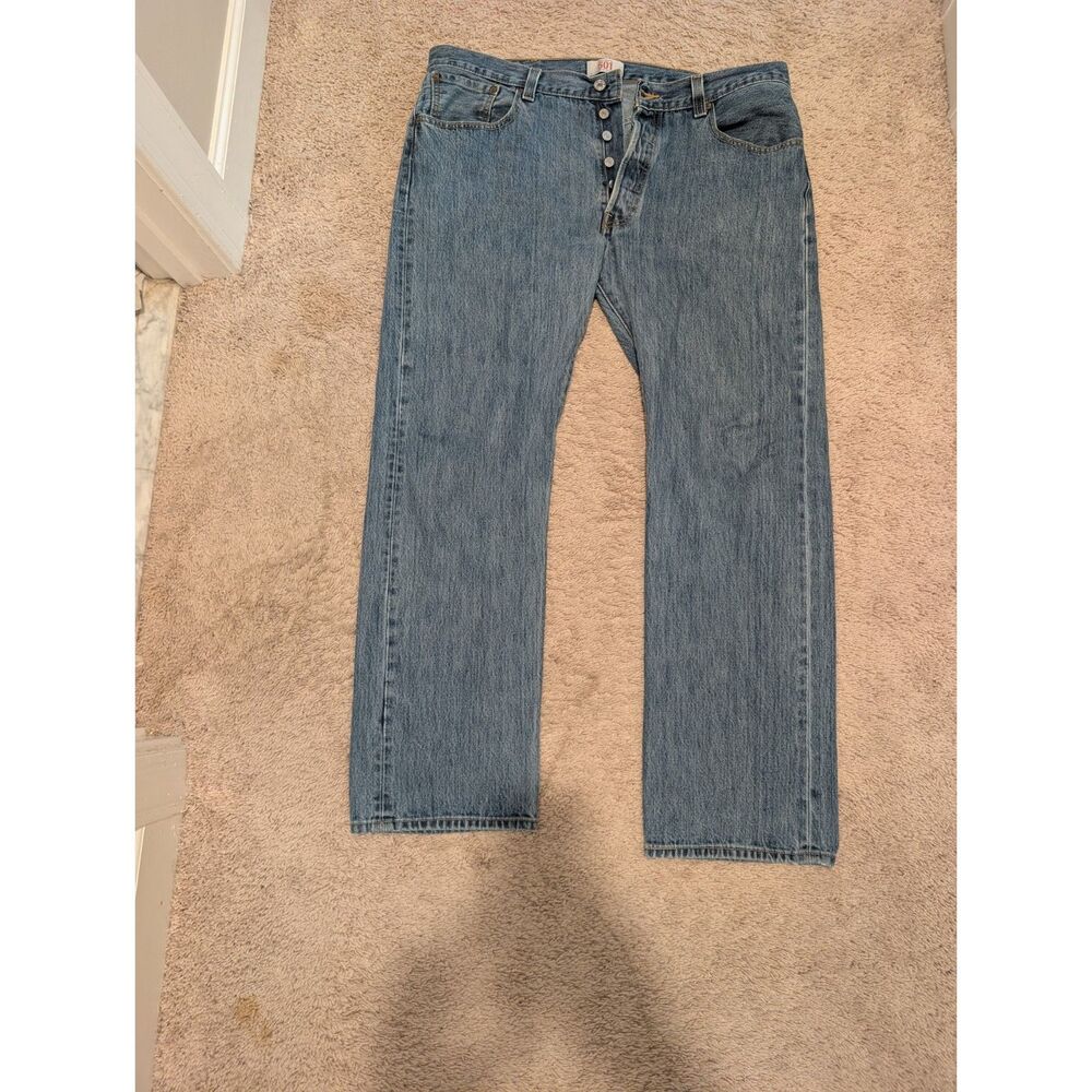 Levi's 501 Jeans Men's 38x32 Medium Wash Button Fly Straight Leg Original Fit